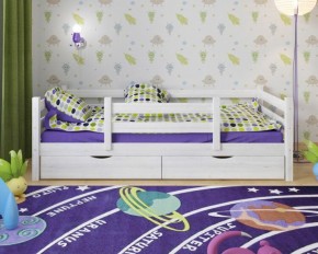 Детская кровать из массива березы Соня-5 (Белый/Лак) в Невьянске - nevyansk.ok-mebel.com | фото