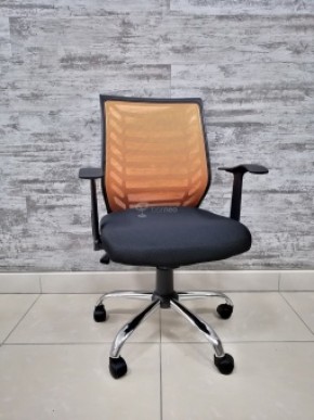Кресло Barneo K-138 для персонала (черная ткань оранжевая сетка) в Невьянске - nevyansk.ok-mebel.com | фото