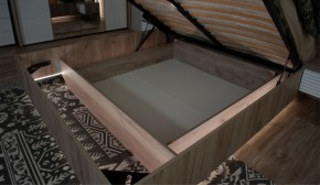 Спальня Джулия Кровать 160 МИ с подъемным механизмом Дуб крафт серый в Невьянске - nevyansk.ok-mebel.com | фото 3